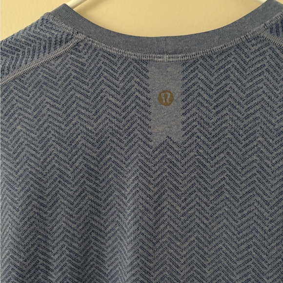 Lululemon Blue Herringbone Swift Short Sleeve Tee Size Large - Picture 5 of 7